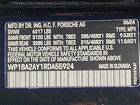 Used 2024 Porsche Cayenne Coupe image 31