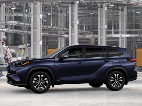 New 2026 Toyota Highlander XLE image 3