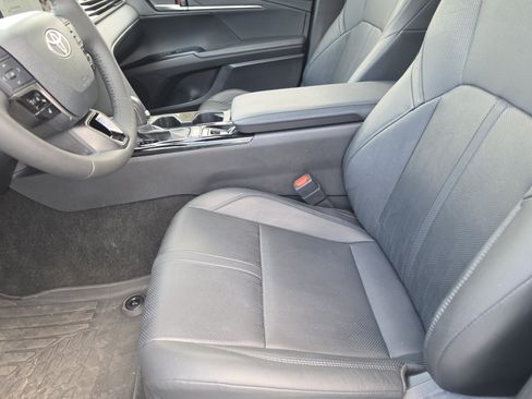 Certified 2025 Toyota Camry XSE FWD image 9