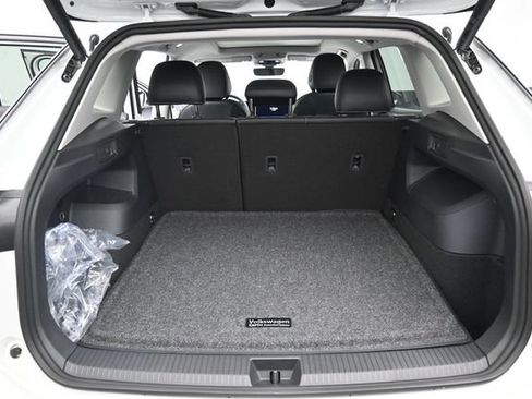 New 2026 Volkswagen Tiguan SE AWD/4WD image 12