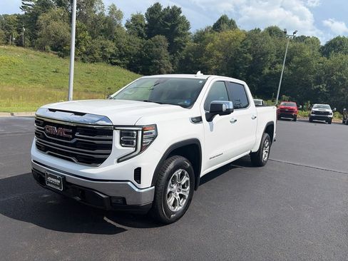 Used 2025 GMC Sierra 1500 SLT AWD/4WD image 5
