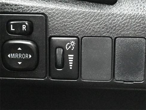 Used 2016 Toyota Corolla S image 31