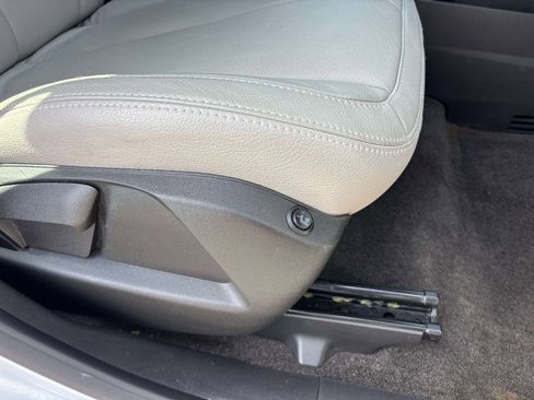 Used 2011 Chevrolet Equinox LS FWD image 16