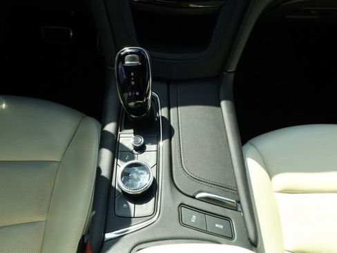 Used 2022 Cadillac XT6 Sport w/ Technology Package image 18