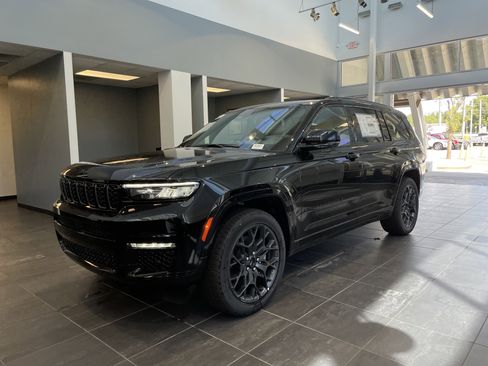 New 2025 Jeep Grand Cherokee L Summit w/ Advanced Protech Group IV image 6