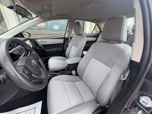 Used 2016 Toyota Corolla LE FWD image 13