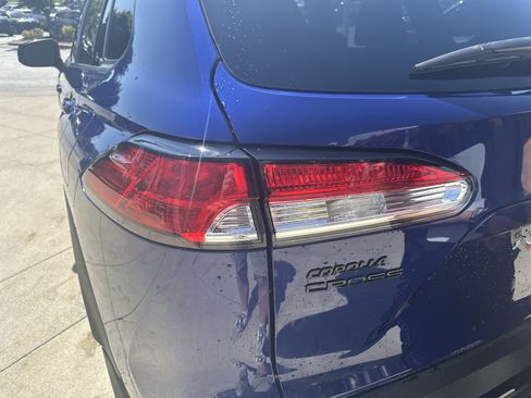 Used 2024 Toyota Corolla Cross AWD Hybrid image 12