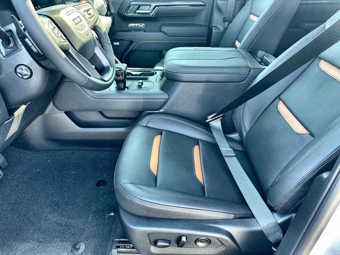 New 2026 GMC Sierra 1500 AT4 w/ AT4 Premium Package AWD/4WD image 24