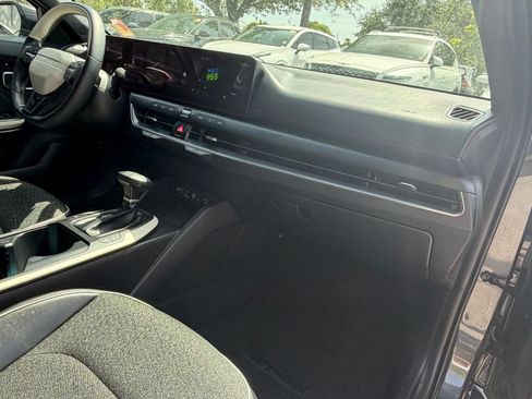 Used 2025 Kia K4 EX w/ GT-Line Sunroof Package FWD image 28