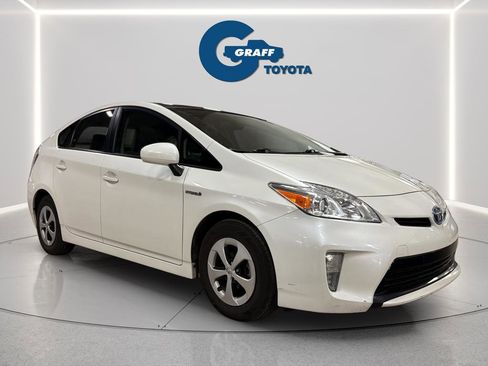 Used 2015 Toyota Prius Three w/ Solar Roof Package FWD image 5