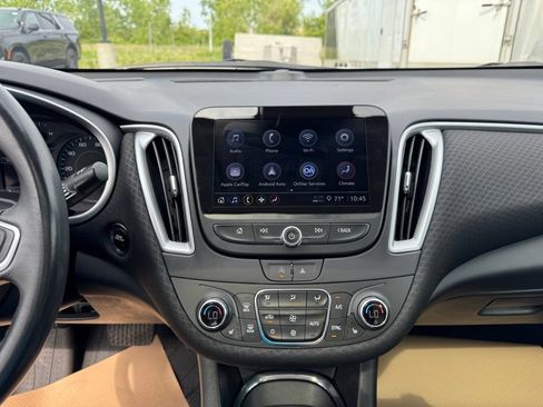 Used 2022 Chevrolet Malibu LT FWD image 16