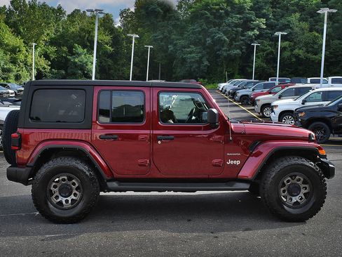 Used 2021 Jeep Wrangler Unlimited Sahara AWD/4WD image 6