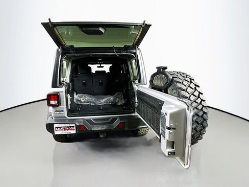Used 2023 Jeep Wrangler Unlimited w/ Cold Weather Group AWD/4WD image 32