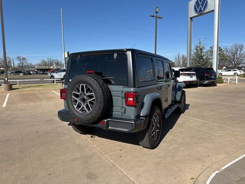 Used 2024 Jeep Wrangler Unlimited Sahara AWD/4WD image 5
