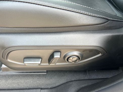 New 2025 Jeep Grand Cherokee Altitude image 10