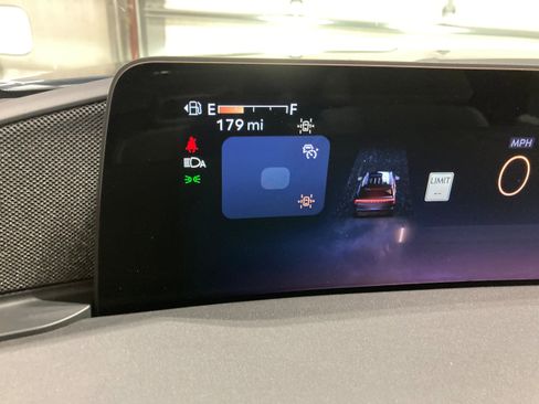 Used 2026 Lincoln Navigator L Reserve AWD/4WD image 32