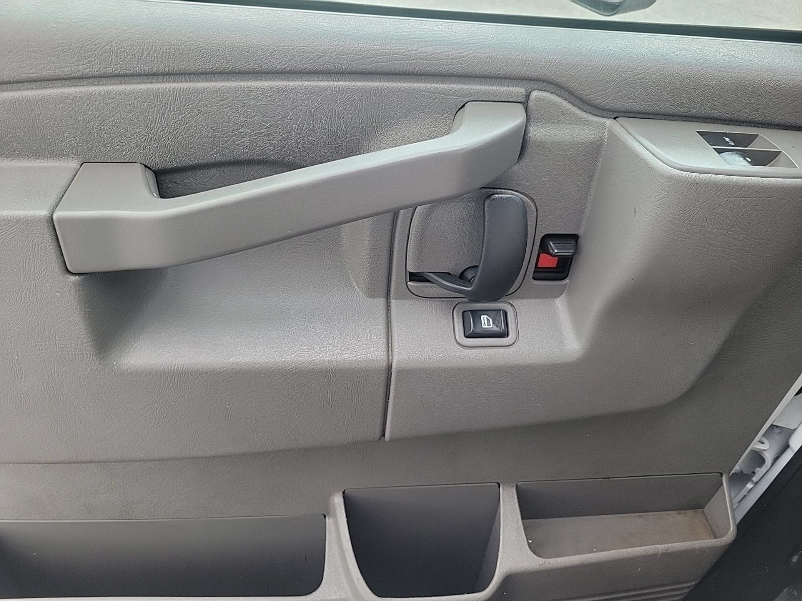 Used 2023 GMC Savana 3500 w/ Power Convenience Package RWD image 15