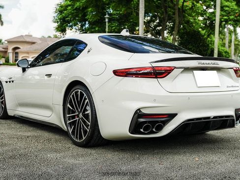 Used 2024 Maserati GranTurismo Trofeo AWD/4WD image 6