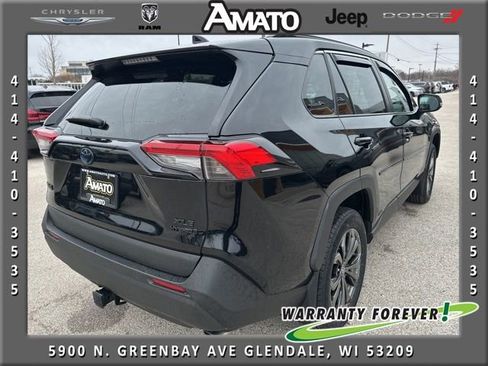 Used 2022 Toyota RAV4 XLE Premium image 6