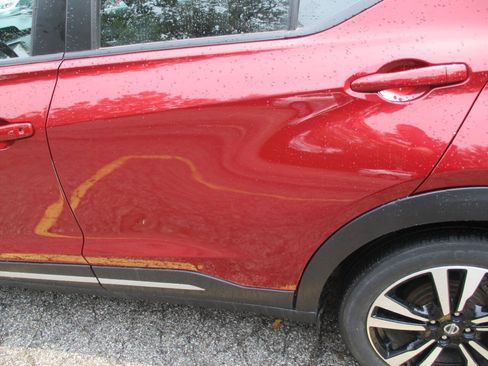 Used 2020 Nissan Kicks SR FWD image 15