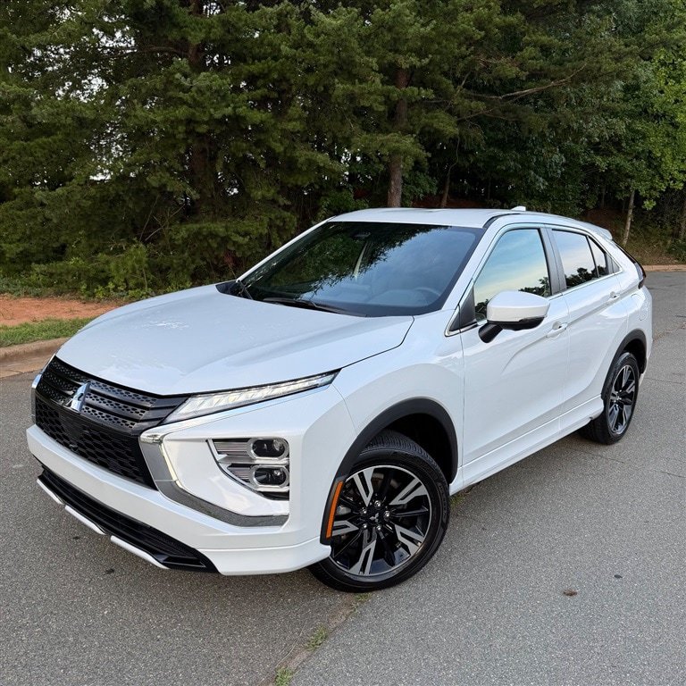 Used 2025 Mitsubishi Eclipse Cross AWD image 3