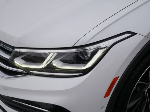 Used 2022 Volkswagen Tiguan SEL R-Line image 16