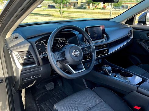 Used 2024 Nissan Rogue SV FWD image 18