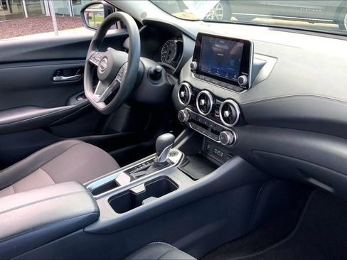 Used 2024 Nissan Sentra SV FWD image 8