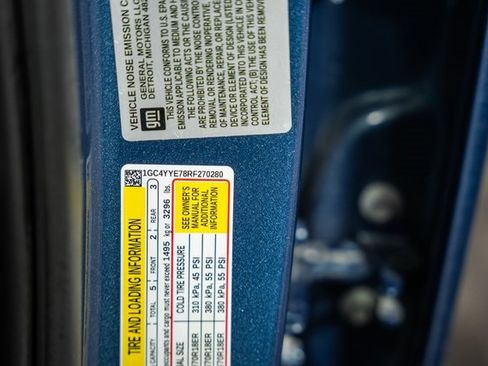 Used 2024 Chevrolet Silverado 2500 ZR2 w/ Technology Package image 48