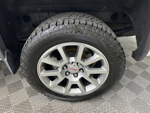 Used 2016 GMC Sierra 1500 Denali w/ Enhanced Driver Alert Package AWD/4WD image 21