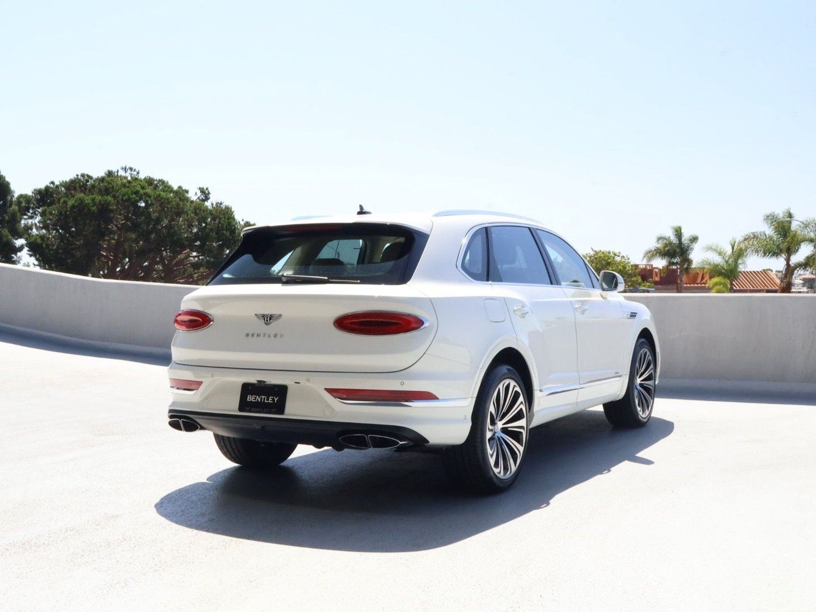 Certified 2023 Bentley Bentayga AWD/4WD image 12