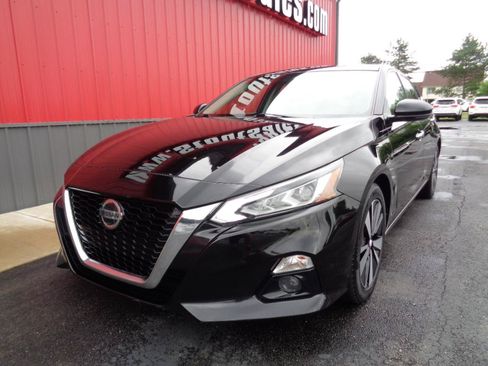 Used 2019 Nissan Altima 2.5 SV FWD image 11