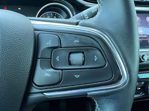 Used 2021 Buick Encore GX Select w/ Sport Touring Package FWD image 21