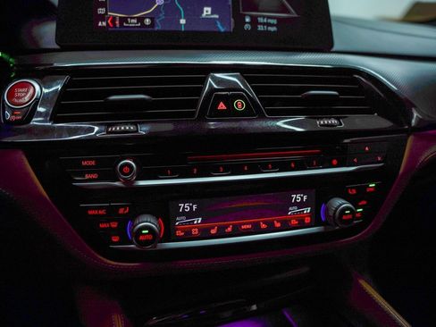 Used 2019 BMW M5 image 11