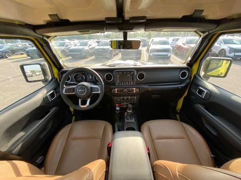 Used 2023 Jeep Wrangler Unlimited Rubicon 4xe AWD/4WD image 21
