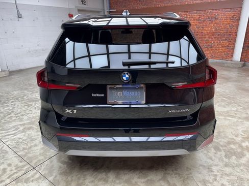 Used 2025 BMW X1 xDrive28i w/ Technology Package image 4
