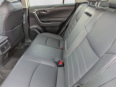 Used 2021 Toyota RAV4 XLE Premium image 25