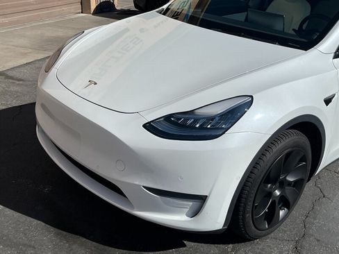 Used 2021 Tesla Model Y Long Range AWD/4WD image 12