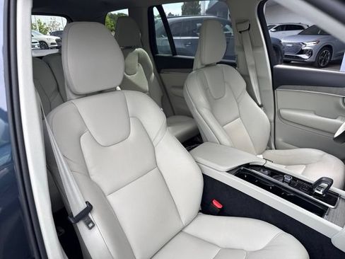 Used 2025 Volvo XC90 T8 Plus w/ Protection Package Premier AWD/4WD image 11