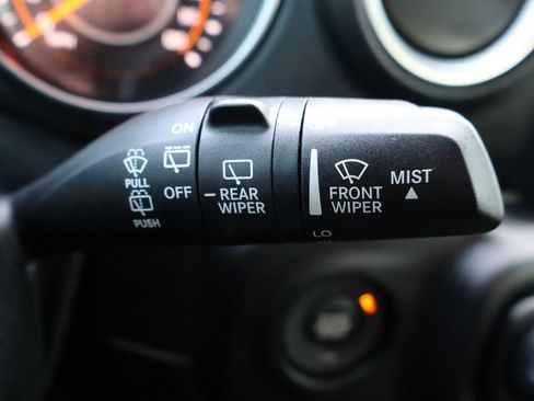 Used 2018 Jeep Wrangler Unlimited Sahara w/ Dual Top Group AWD/4WD image 33