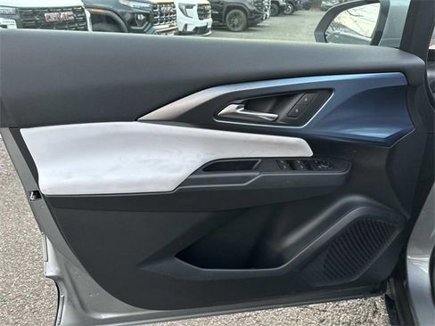 New 2026 Chevrolet Equinox EV LT image 8