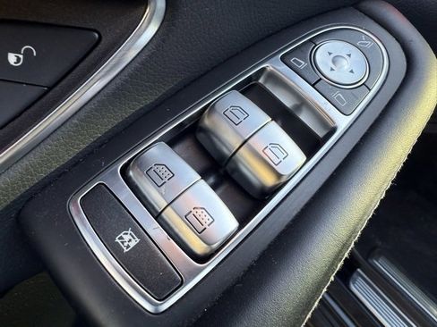 Used 2017 Mercedes-Benz S 550 4MATIC Sedan image 8