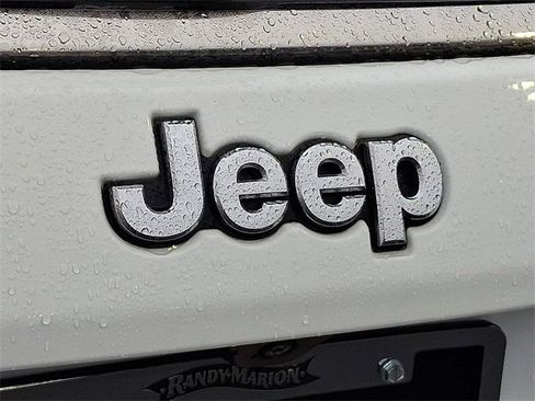 Used 2024 Jeep Compass Latitude image 30