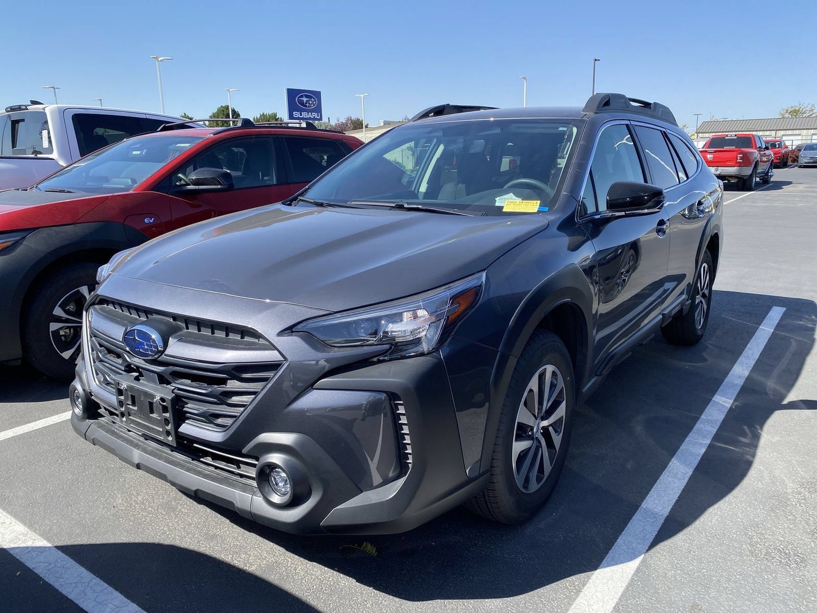 Used 2025 Subaru Outback Premium AWD/4WD image 2