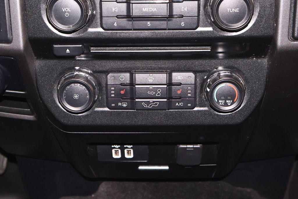 Used 2016 Ford F150 XLT w/ Equipment Group 302A Luxury AWD/4WD image 31