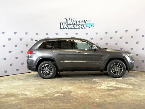 Used 2020 Jeep Grand Cherokee Limited w/ Luxury Group II RWD image 2