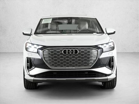 Certified 2023 Audi Q4 e-tron Prestige image 2