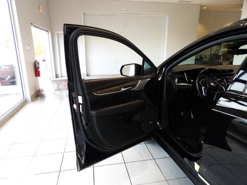 Used 2022 Cadillac XT5 Sportv w/ Platinum Package image 8