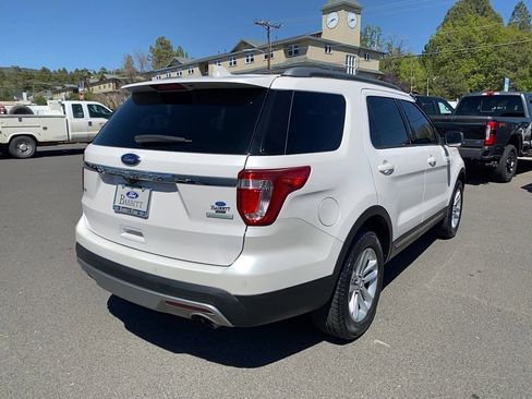 Certified 2017 Ford Explorer XLT w/ Equipment Group 202A FWD image 5