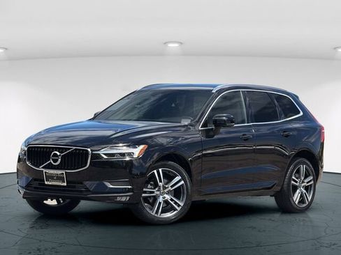 Used 2021 Volvo XC60 T5 Momentum w/ Protection Package Premier FWD image 2